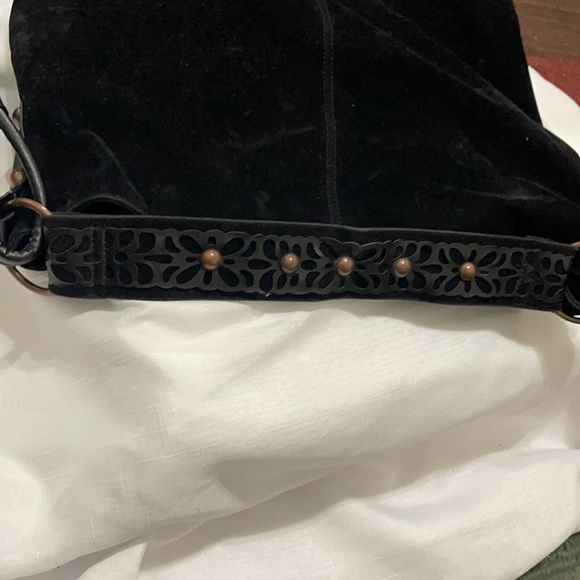 Beautiful Black Tote with a big tassel and handle - Picture 2 of 10